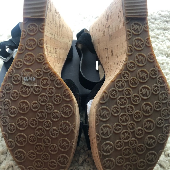 MK Wedges shoes - Picture 4 of 4